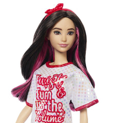 Papusa barbie fashionista bruneta cu rochita sport, Mattel - Publisol.ro