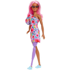 Papusa barbie fashionista cu par roz si picior protetic, Mattel - Publisol.ro