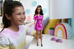 Papusa barbie fashionista satena cu rochie roz, Mattel - Publisol.ro