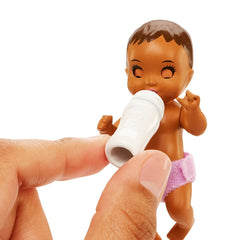 Papusa barbie mamica bruneta cu bebelus, Mattel - Publisol.ro
