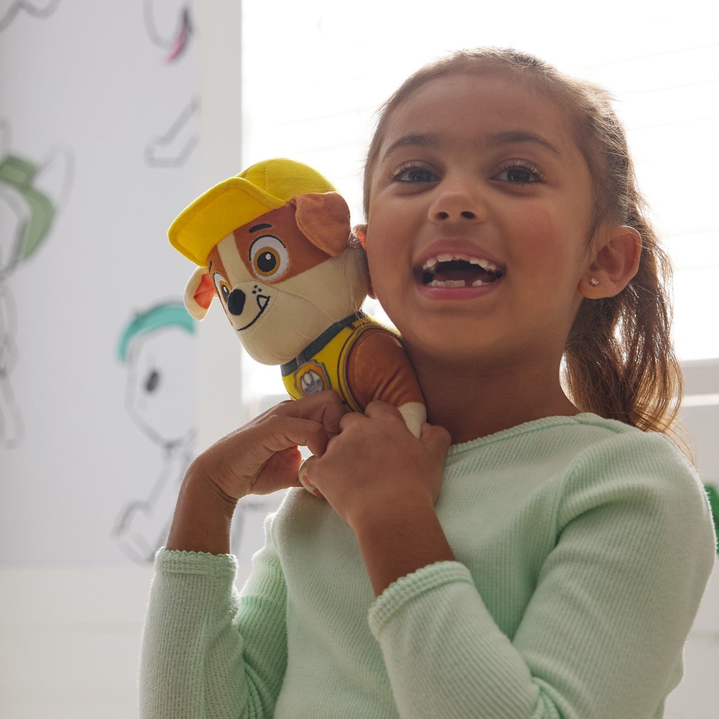 Patrula catelusilor jucarie de plus rubble 17 cm - Publisol.ro