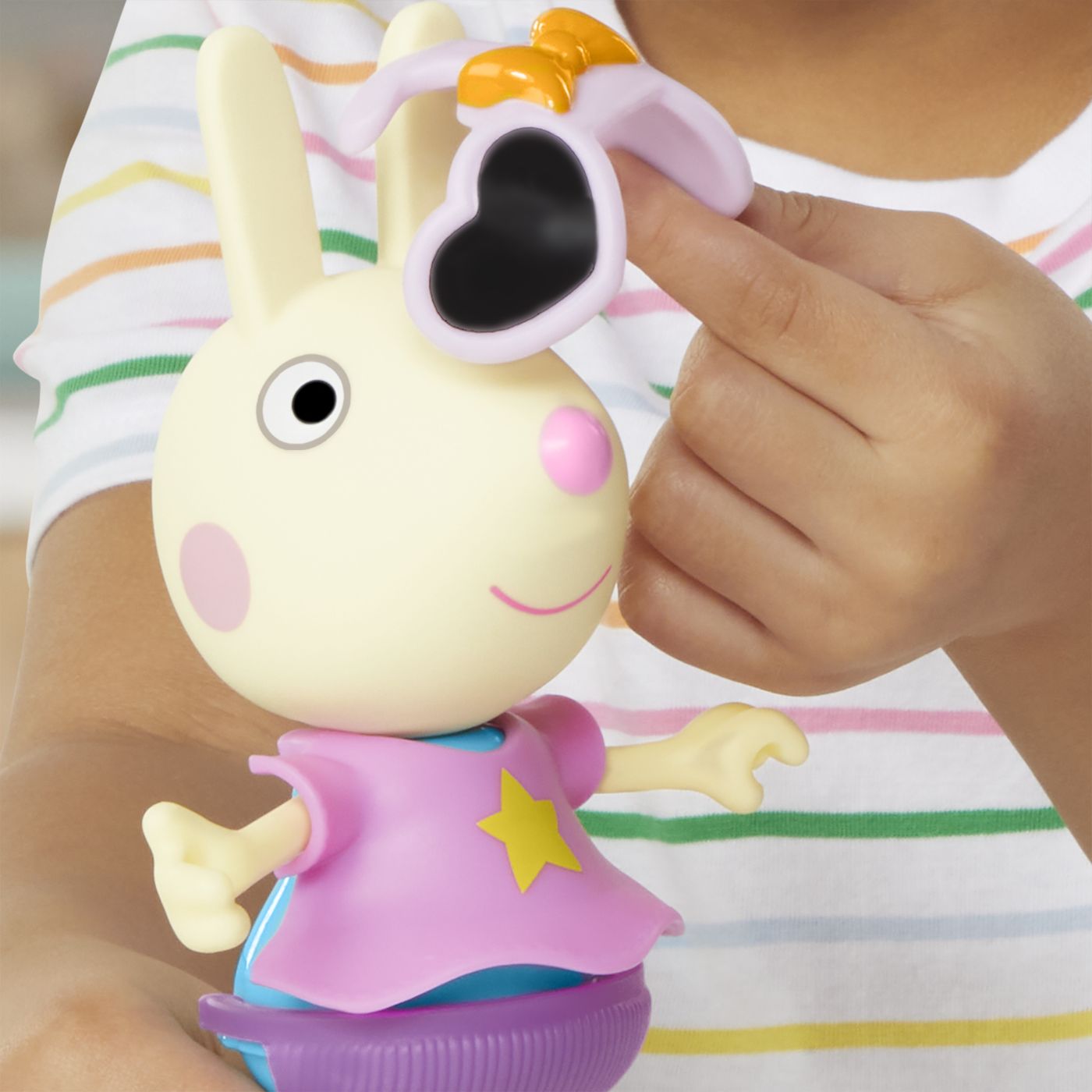peppa pig set figurina si accesorii vestimentare iepurasul rebecca 15cm, Hasbro - Publisol.ro