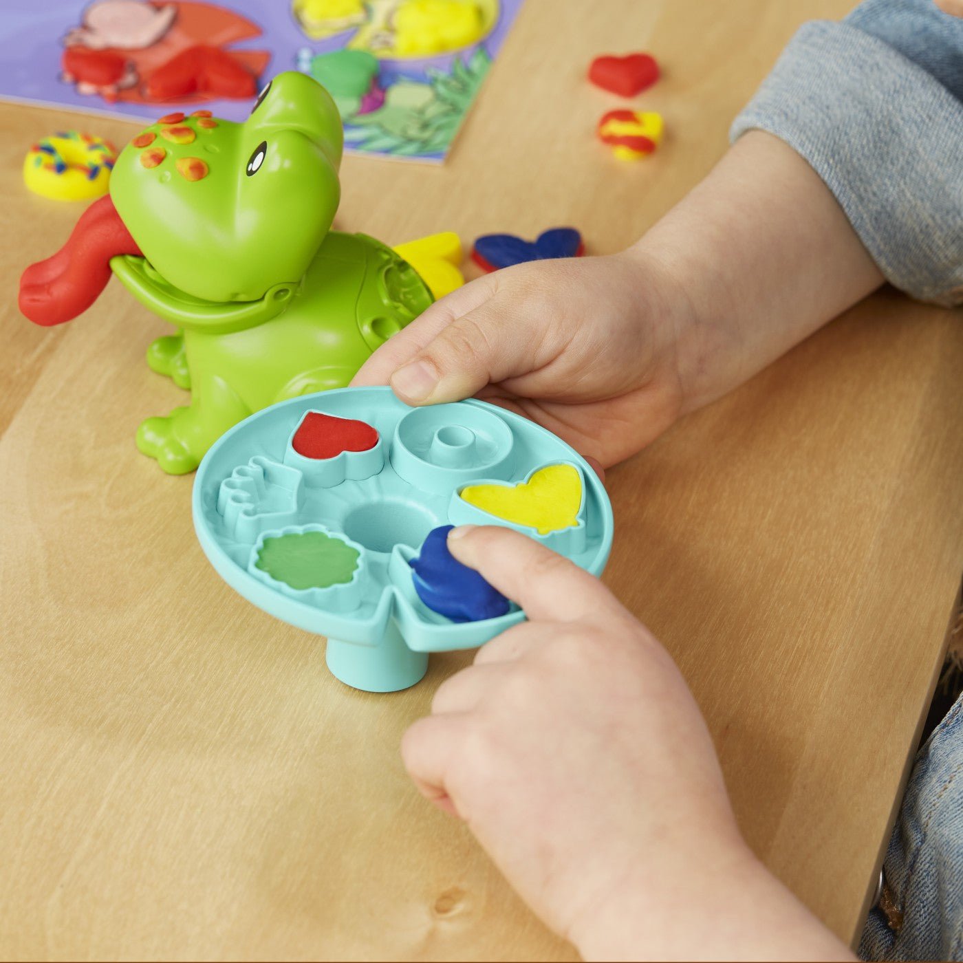 Play dog broscuta colorata, Hasbro - Publisol.ro