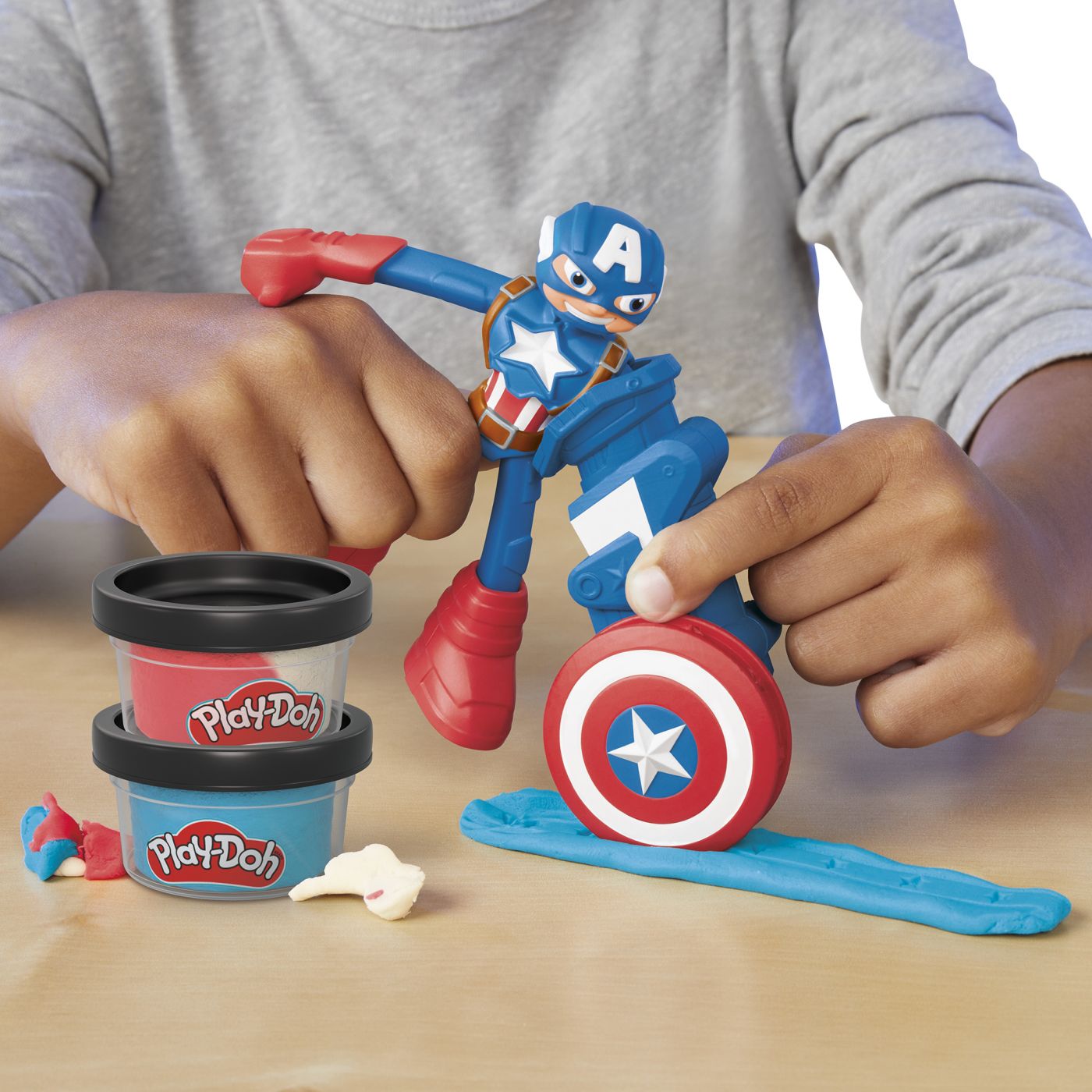 Play-doh marvel figurina flexibila cu accesorii captain america 10cm, Hasbro - Publisol.ro