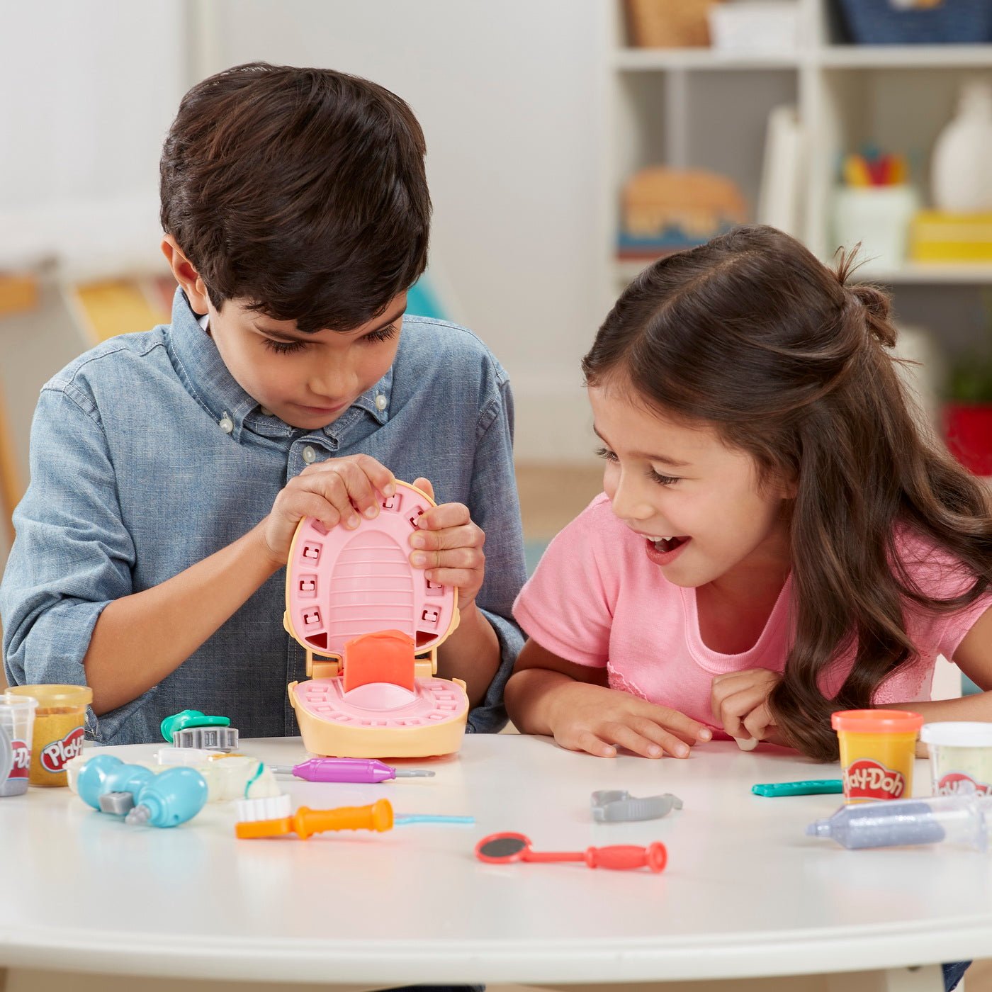 Play-doh set dentistul cu accesorii si dinti colorati, Hasbro - Publisol.ro