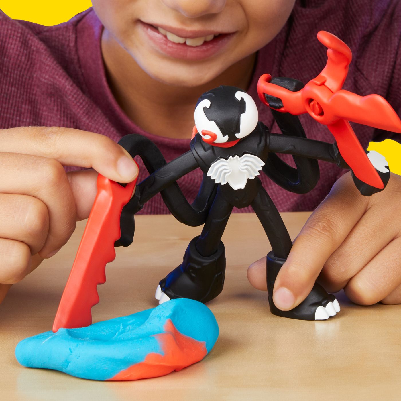 Play doh spiderman set 2 figurine batalie cu lansator si sulita, Hasbro - Publisol.ro