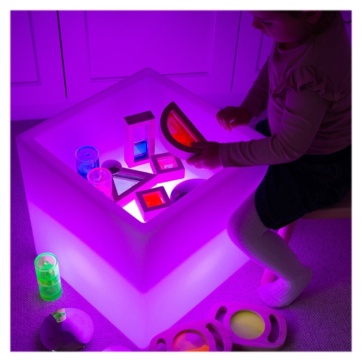 Sensory Cube, cub luminos pentru activitati, TickiT - Publisol.ro