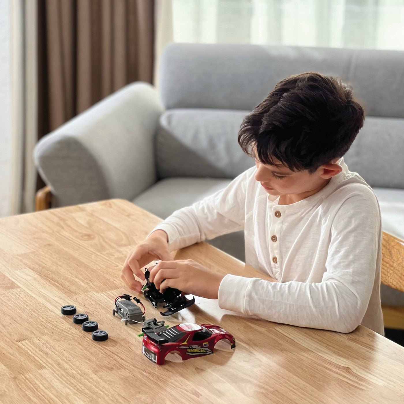 Silverlit exost build 2 drive masinuta RC rosie - Publisol.ro