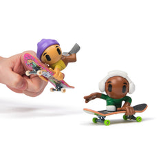 Tech dech sk8 crew pachet 2 seturi placa si figurina 9.6cm casca mov si casti albe, Spin Master - Publisol.ro