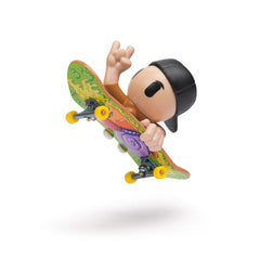 Tech dech sk8 crew pachet 2 seturi placa si figurina 9.6cm sapca neagra si casca albastra, Spin Master - Publisol.ro