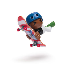 Tech dech sk8 crew pachet 2 seturi placa si figurina 9.6cm sapca neagra si casca albastra, Spin Master - Publisol.ro