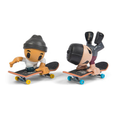 Tech dech sk8 crew pachet 2 seturi placa si figurina 9.6cm sapca neagra si casca neagra, Spin Master - Publisol.ro