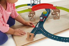 Thomas set de joaca cu locomotiva push along diesel si accesorii, Mattel - Publisol.ro