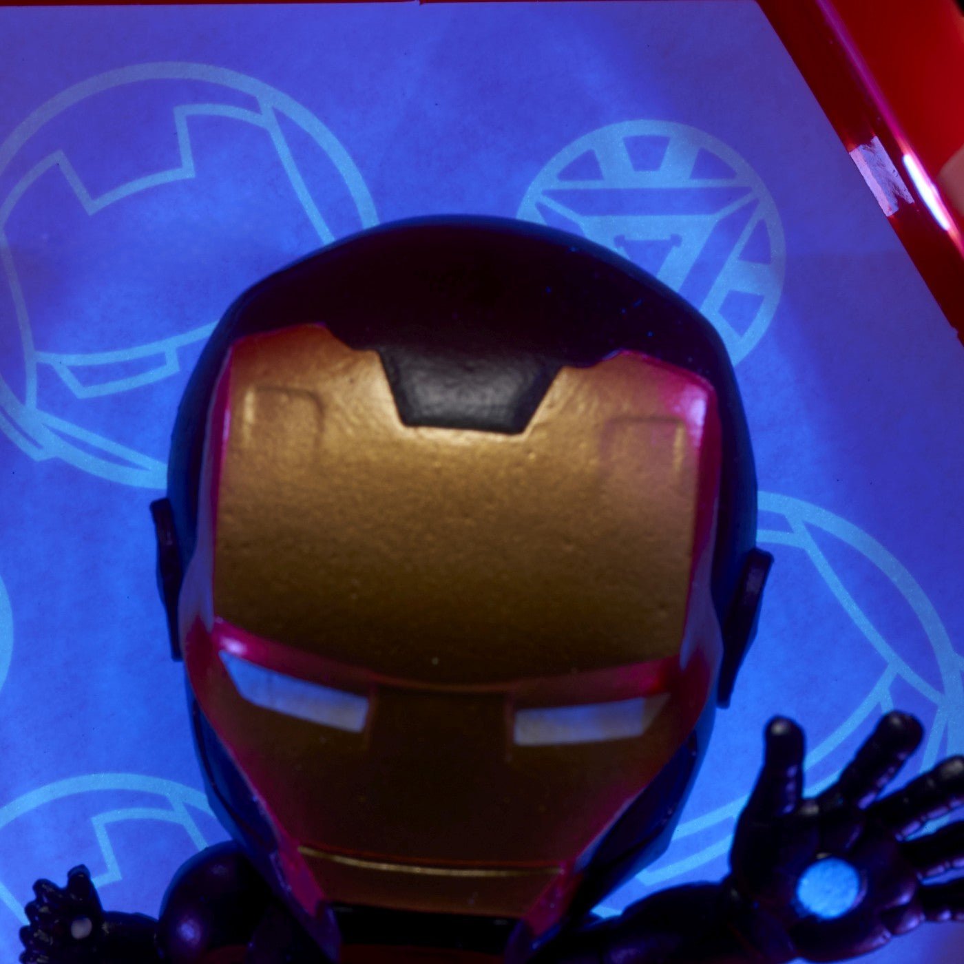 Wow! pods - marvel iron man cu armura negru si auriu, WOW! STUFF - Publisol.ro